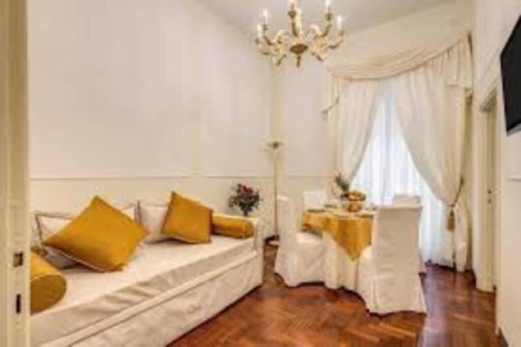 E. Spagna Luxury - Piazza Di Spagna Lägenhet *